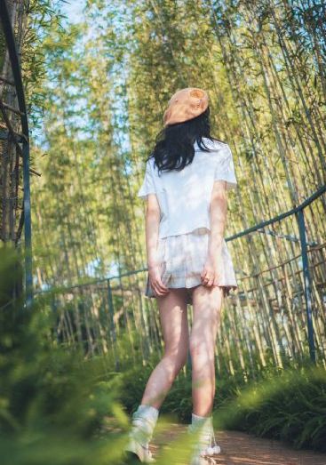 国产啊v在线观看免费_十万网红美女美酱